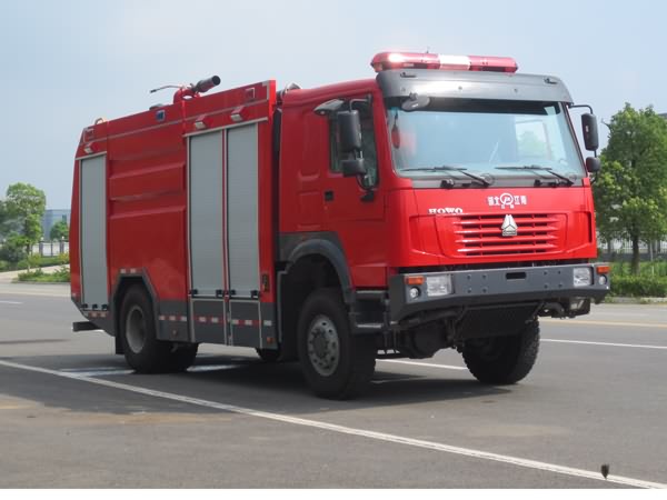 重汽四驅越野泡沫消防車