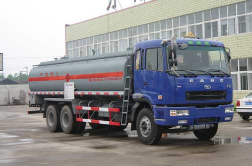 華菱之星后雙橋化工液體運(yùn)輸車(chē)